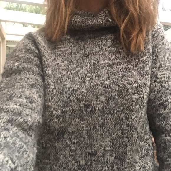 Ann Taylor knit turtleneck sweater - Picture 4 of 5